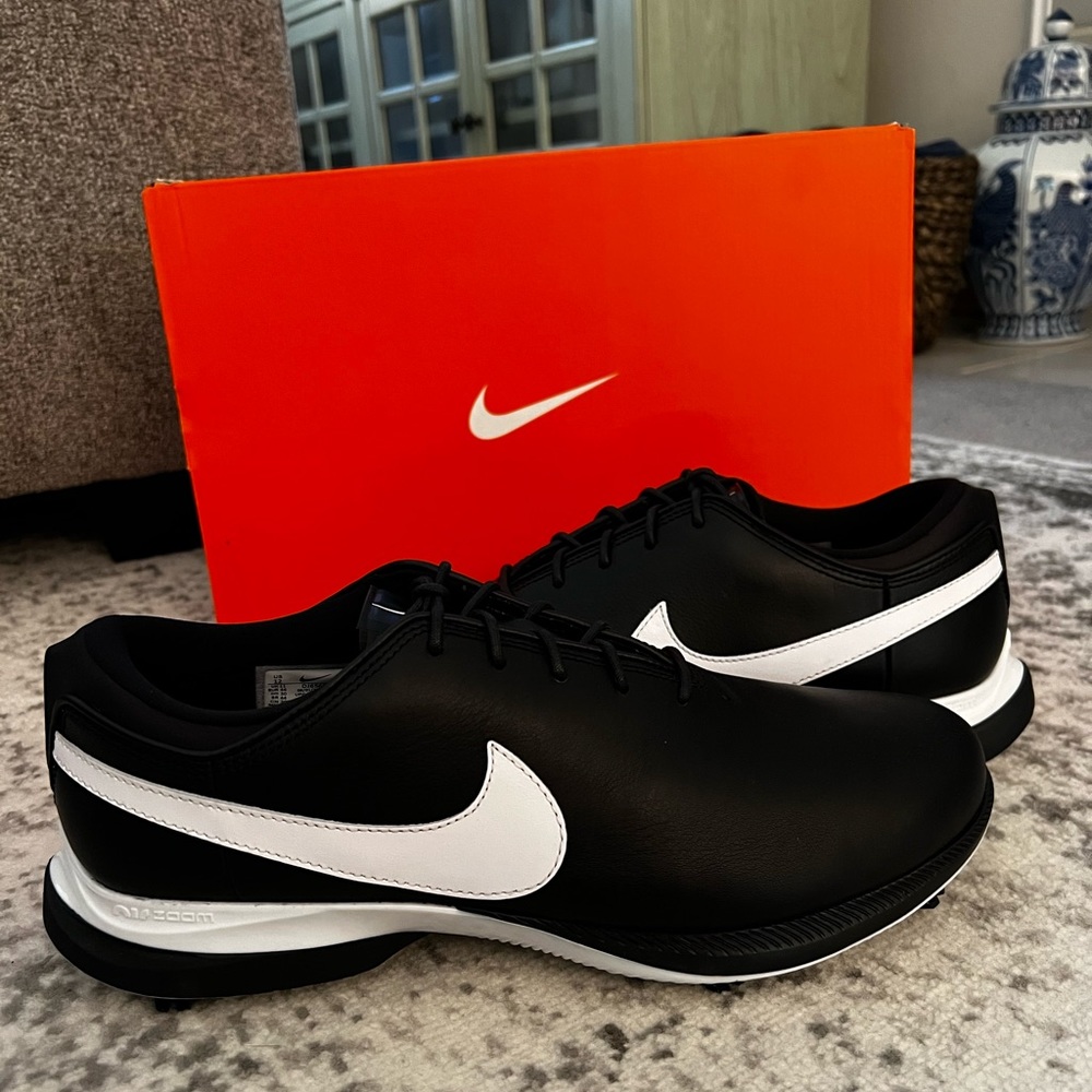 Nike men’s Air Zoom Victory Tour 2 golf shoes